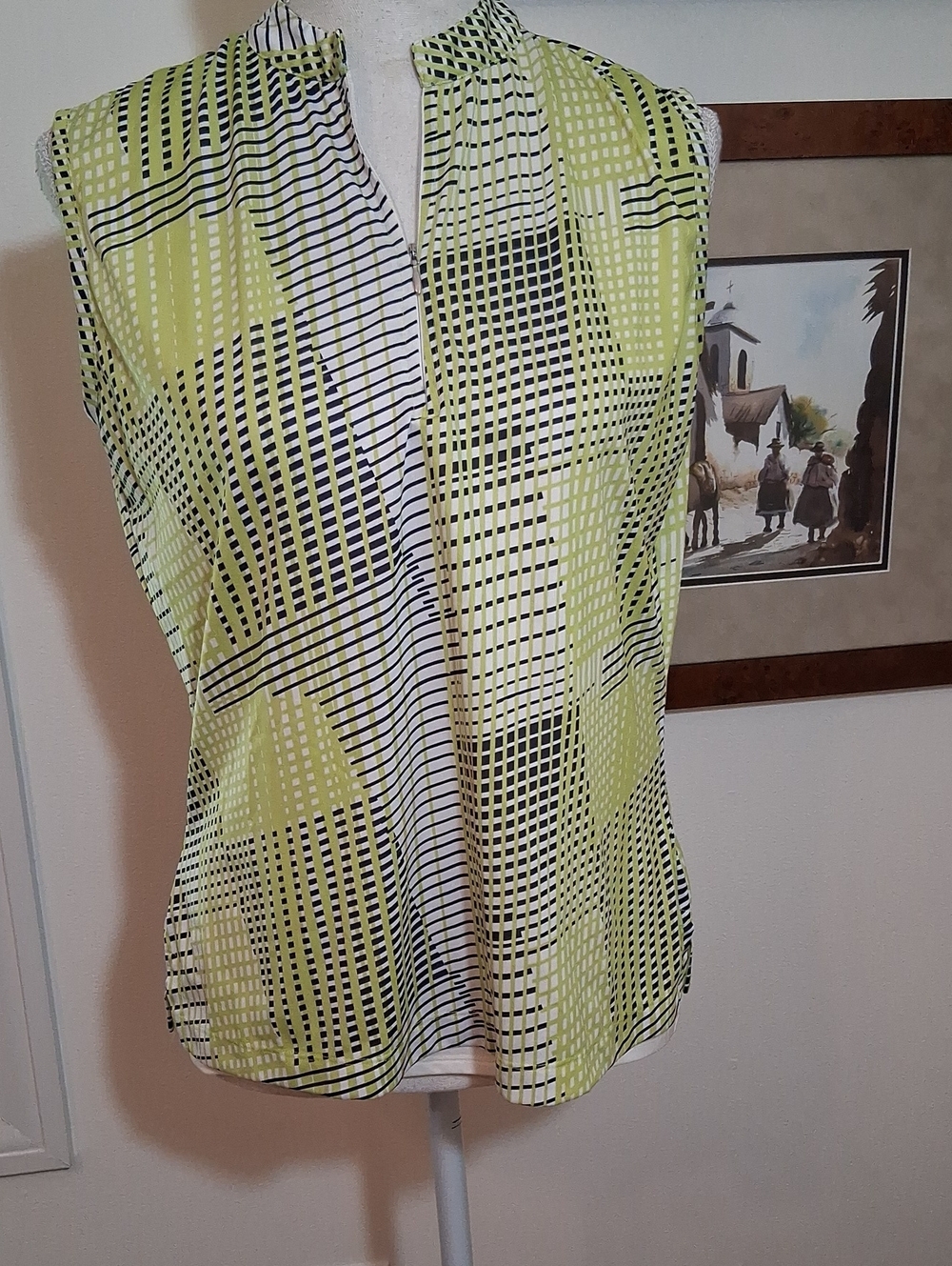Sleeveless Geometric Print Golf Top in Lime Green & White & Black